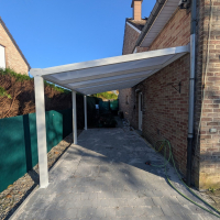 Élégance Discrète d'un Carport Aluminium et Polycarbonate Opale à Boncelles