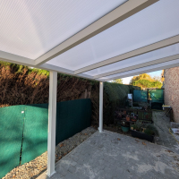 Élégance Discrète d'un Carport Aluminium et Polycarbonate Opale à Boncelles