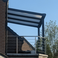 Pergola en aluminium et polycarbonate opalin : installation sur terrasse à Fléron