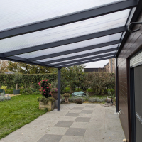 Installation d'une pergola en polycarbonate et aluminum modèle Giallo à Saive