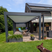 Installation d'une pergola bioclimatique IZI à Aywaille