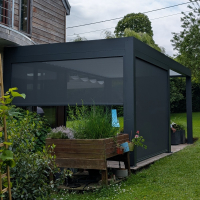 Installation d'une pergola bioclimatique IZI à Aywaille