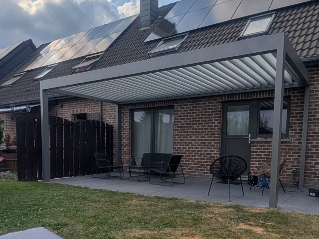 Pergola bioclimatique à Liège : comment affronter la météo ardennaise ?