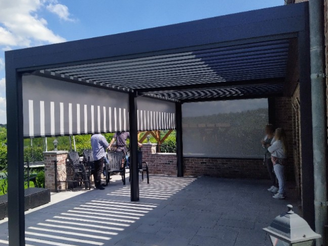 Une pergola bioclimatique à Thimister-Clermont, écrin de sérénité au cœur du Pays de Herve