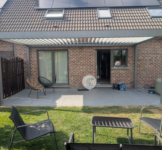 Pergola Bioclimatique IZI : Design moderne et confort sur mesure à Fléron